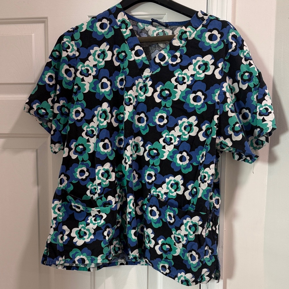 Tafford Floral Scrub Top - Black, Blue, Green